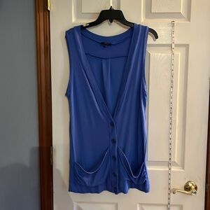 Express-size M-blue long lightweight V-neck button-down sleeveless 2 pocket vest